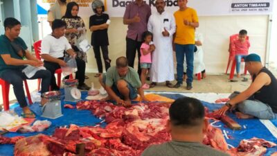 Lanjutkan Tradisi Berkurban, Kadin Sultra Sembelih  3 Ekor Sapi