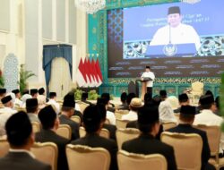 Presiden Prabowo Bahas Antisipasi Ekonomi Global dan Percepatan Digitalisasi Bansos Bersama Ketua DEN