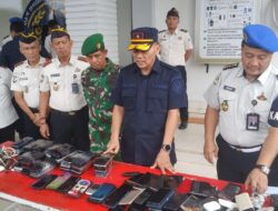 Komitmen Pemasyarakatan Bersih: Lapas Kelas II A Kendari Musnakan Ratusan Handphone dan Power Bank Sitaan